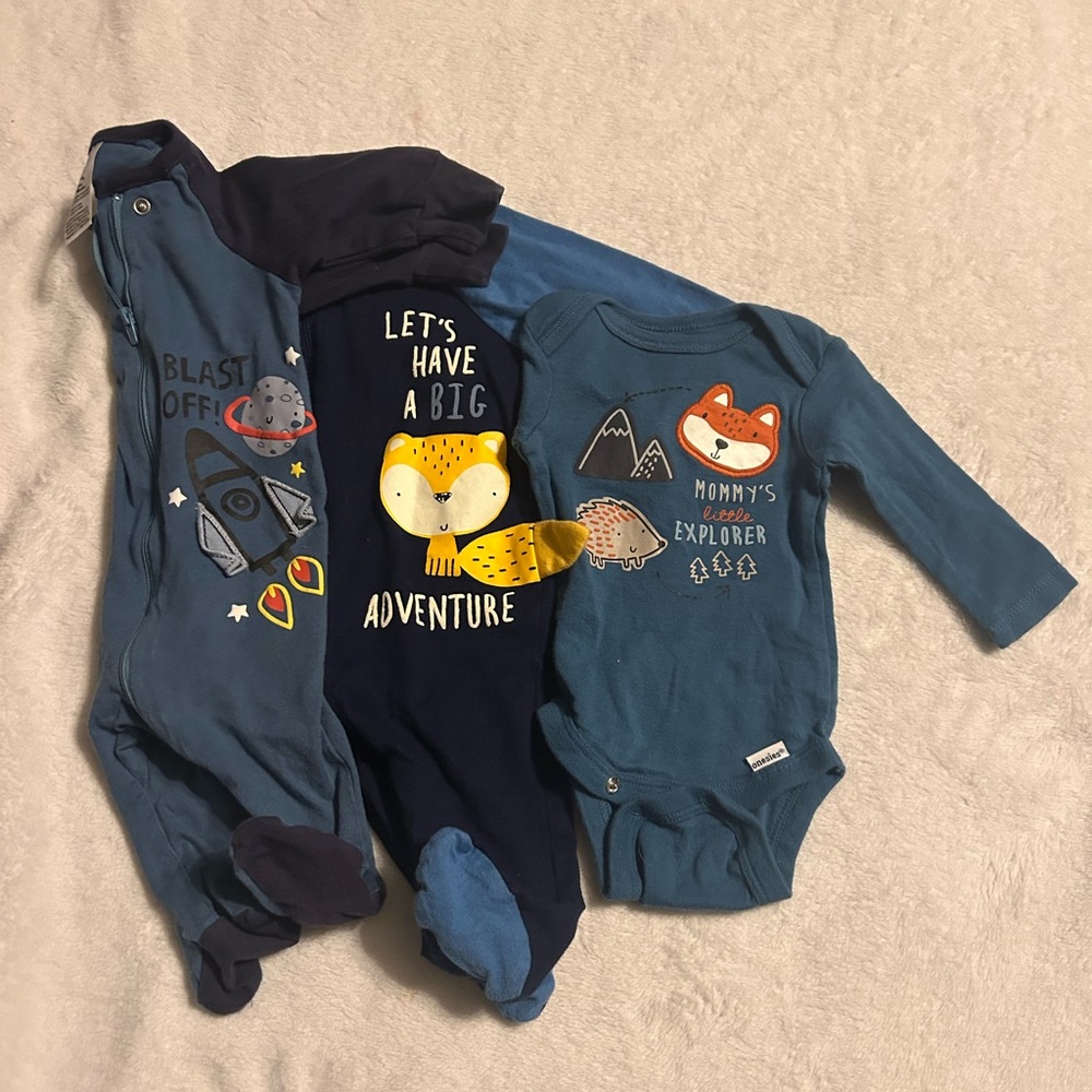 Gerber onesie bundle | Size: NB & 0-3 M